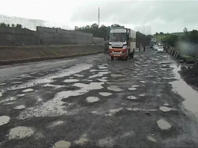 Mumbai-Goa highway will be pothole free till September 5, Maharashtra Government | मुंबई-गोवा महामार्गावरील खड्डे 5 सप्टेंबरपर्यंत बुजवणार, राज्य सरकारची हायकोर्टात ग्वाही