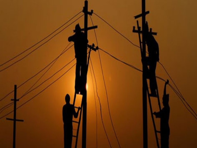 Power thieves in Baramati Action will be taken against 2,431 people | Mahavitaran: बारामतीत वीजचोरांचा सुळसुळाट; तब्बल २,४३१ जणांवर कारवाई होणार