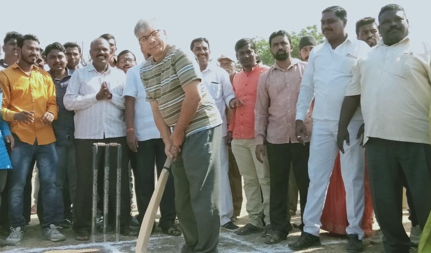 Prakash Ambedkar's 'batting' against Congress | प्रकाश आंबेडकरांची काँग्रेस विरोधात ‘बॅटींग’ सुरूच!