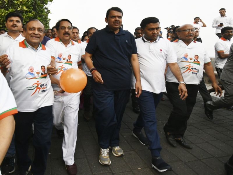 Goa Chief Minister Pramod Sawant's 'Morning Walk' with cm devendra Fadnavis in Mumbai | गोव्याचे मुख्यमंत्री प्रमोद सावंत यांचा मुंबईत देवेंद्र फडणवीस यांच्यासोबत ‘मॉर्निंग वॉक’ 