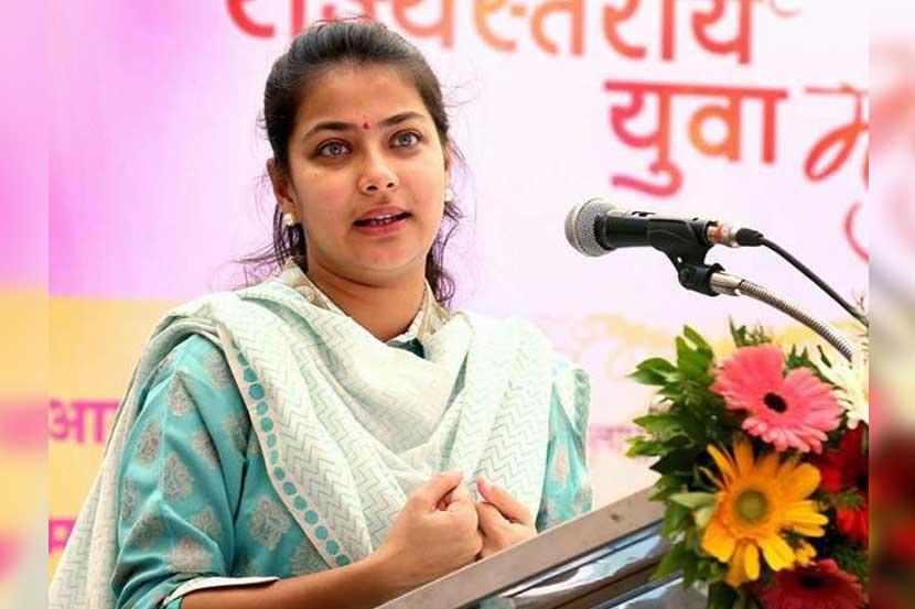 congress praniti shinde reaction on Hinganghat Woman Ablaze | 'हिंगणघाटच्या आरोपीला हैदराबादसारखी शिक्षा करा', प्रणिती शिंदेंचा संताप