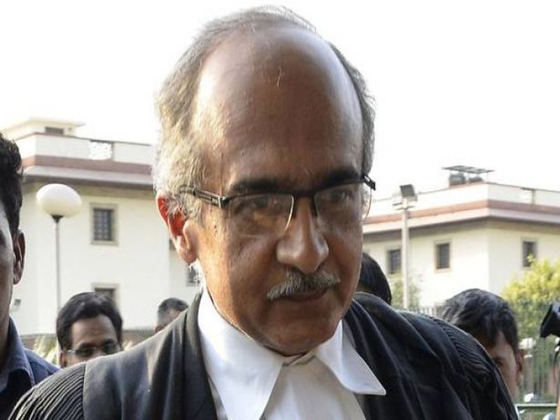 Prashant Bhushan pays Rs 1 fine and review petition in the Supreme Court | प्रशांत भूषण यांनी भरला १ रुपयाचा दंड अन् सर्वोच्च न्यायालयात पुनर्विचार याचिका