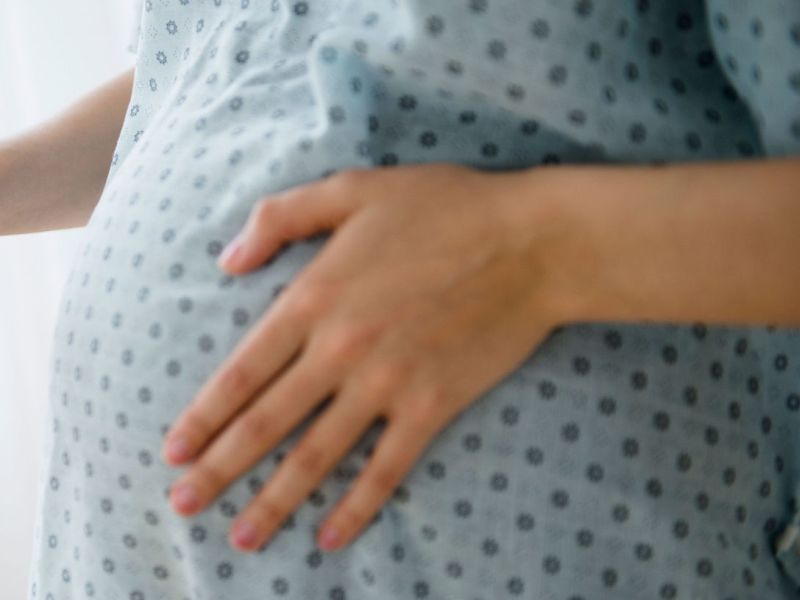 Woman gives birth to baby son twice - the second time was 11 weeks after the first | महिलेने दोनदा दिला एकाच बाळाला जन्म, होती विचित्र शारीरिक स्थीती