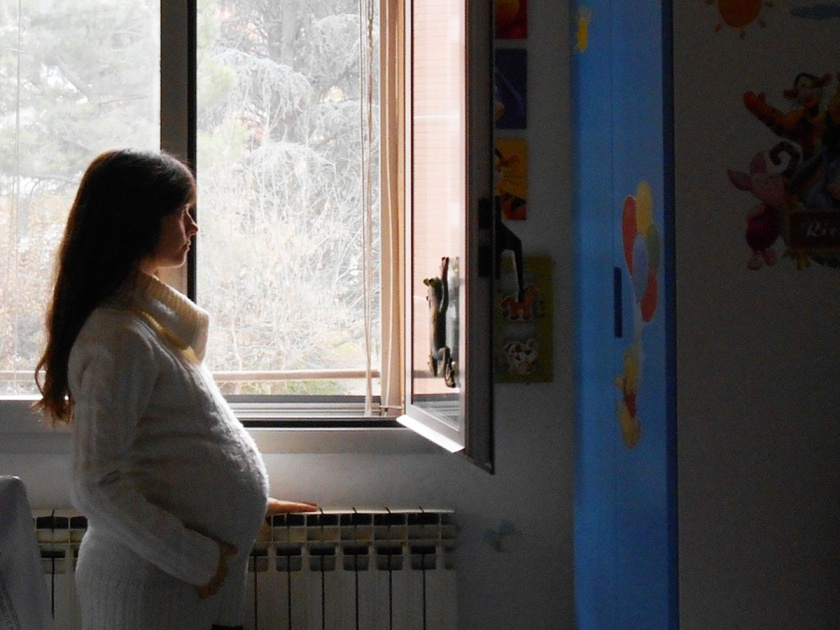 Coronavirus pregnant woman stuck lockdown kept by taxi driver his house 21 days SSS | Coronavirus : कौतुकास्पद! लॉकडाऊनमध्ये गर्भवती महिलेसाठी टॅक्सी ड्रायव्हर ठरला देवदूत
