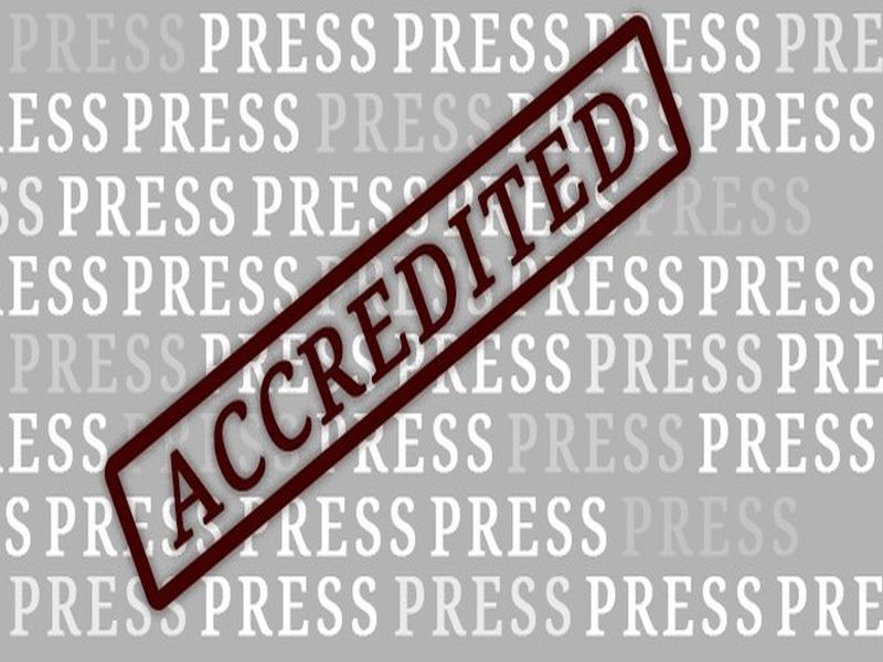 information and broadcasting ministry frames rules to blacklist journalists claims increase in fake news | फेक न्यूज दिल्यास पत्रकाराची मान्यता रद्द, माहिती आणि प्रसारण मंत्रालयाचा निर्णय