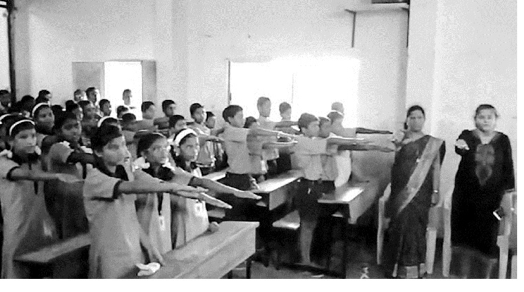 'Ring the Bell for Water' at Bhatgaon Cosby School | भातगाव कोसबी शाळेत ‘रिंग द बेल फॉर वॉटर’