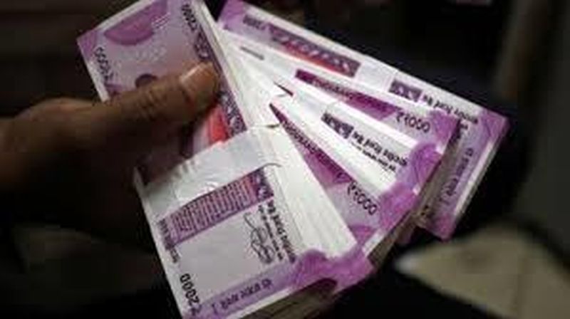 Private lenders distribute a loan of Rs 36.35 crore | खासगी सावकारांनी वाटले ३६ काेटी ३५ लाखांचे कर्ज