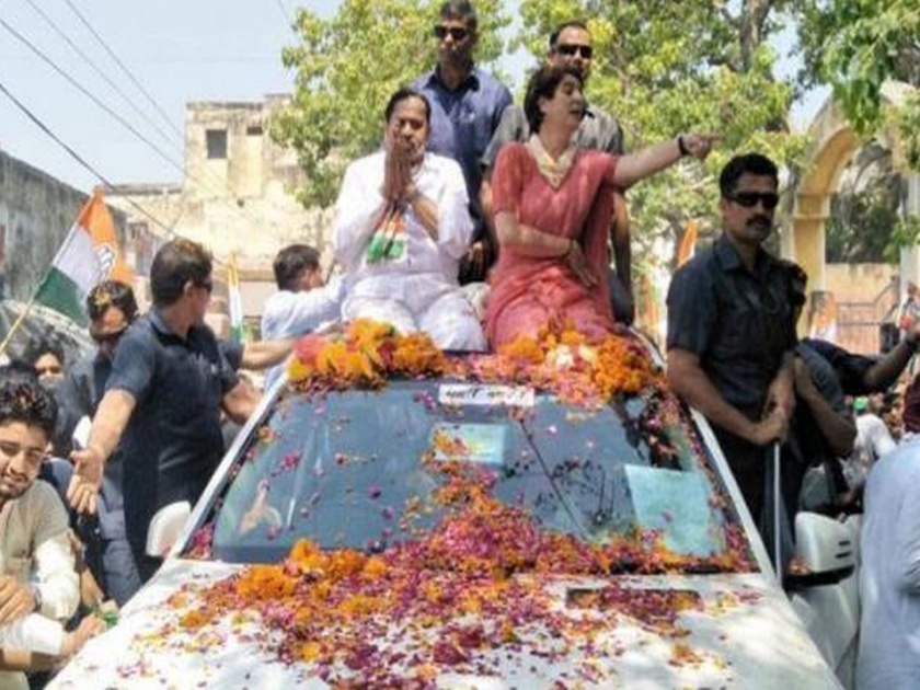 Modi-Modi's slogans in Priyanka Gandhi's road show | प्रियंका गांधींच्या रोड शोमध्ये मोदी-मोदीच्या घोषणा, प्रियंकांनी दिले असे प्रत्युत्तर 