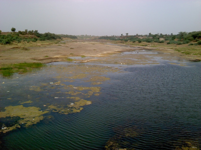 About three and a half percent water stock in 9 1 project in Buldhana district | बुलडाणा जिल्ह्यातील ९१ प्रकल्पामध्ये अवघा साडेतीन टक्के जलसाठा