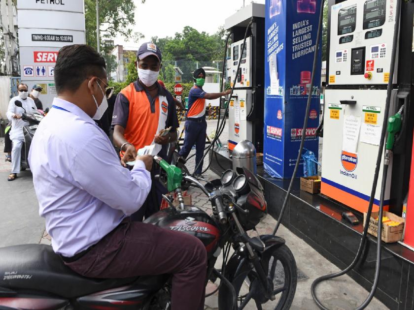 LokSabha Election Petrol Diesel Price: Common people will get a big relief before the Lok Sabha elections; Petrol-Diesel will be cheaper by Rs.10 | लोकसभेपूर्वी सामान्यांना मोठा दिलासा मिळणार; पेट्रोल-डिझेल 10 रुपयांनी स्वस्त होणार