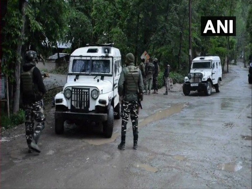 one Terrorist Shot Dead In Encounter With Security Forces In Jammu kashmirs Pulwama | पुलवामात एका दहशतवाद्याचा खात्मा; अनंतनागमध्ये चकमक सुरू
