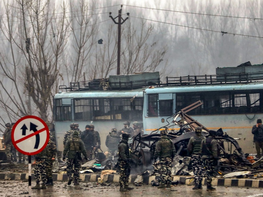 civilian movement will be stopped for sometime when a large convoy of security forces passes says rajnath singh after pulwama attack | Pulwama Attack: पुन्हा 'ती' चूक नाही होणार; पुलवामासारखा अनर्थ टळणार