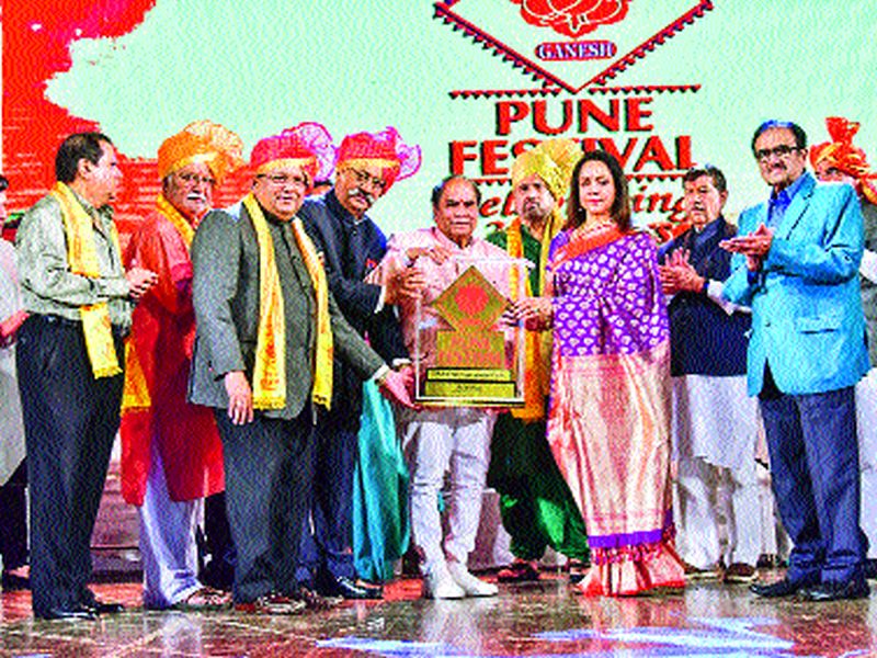 Pune Festivals, the Navoditsa platform - Hema Malini | पुणे फेस्टिव्हलमुळे नवोदितांना व्यासपीठ- हेमा मालिनी