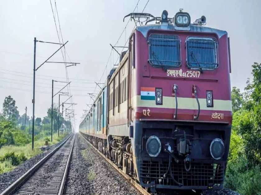 Doubling of 213 km Miraj Pune railway line completed | मिरज-पुणे रेल्वे मार्गाचे २१३ किलोमीटरचे दुहेरीकरण पूर्ण
