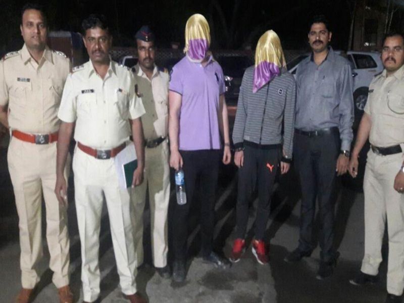 3 foreign nationals trapped by cloning the card | कार्ड क्लोन करुन फसवणूक करणा-या ३ परदेशी नागरिक जाळ्यात