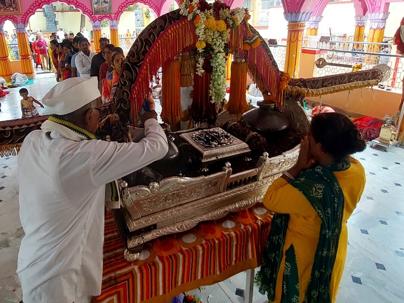 Jagadguru Sant Tukaram Maharaj Palkhi welcome to Yawat on his way back | Pune: जगद्गुरू संत तुकाराम महाराज पालखीचे परतीच्या मार्गावर यवतमध्ये स्वागत