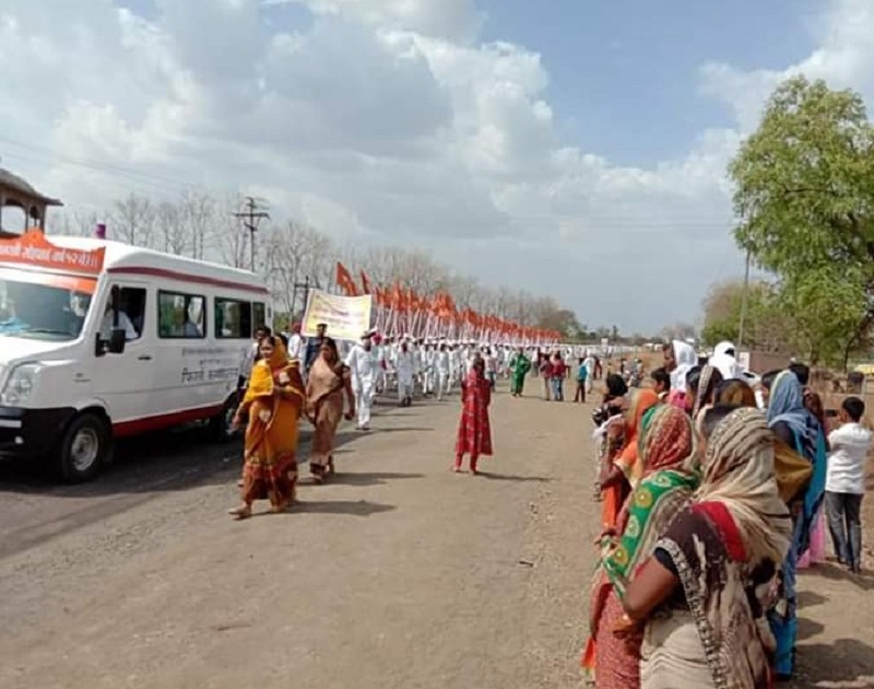 Saint Gajanan Maharaj Palkhi arrives in parabhani dist | संत गजानन महाराज पालखीचे परभणी जिल्ह्यात आगमन