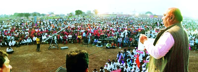 Ra Self Sangha imposes struggle on Maratha Seva Sangh - Purushottam Khedekar | रा. स्व. संघाने मराठा सेवा संघावर संघर्ष लादला - पुरुषोत्तम खेडेकर
