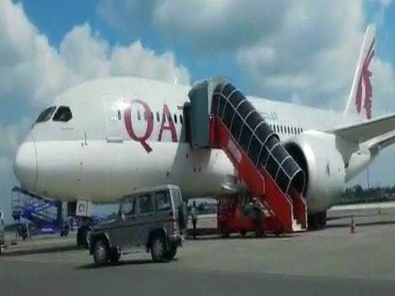 Water Truck Hits Qatar Airways Plane At Kolkata Airport, Inquiry Ordered | मोठी दुर्घटना टळली, विमानाला पाण्याच्या टँकरची धडक