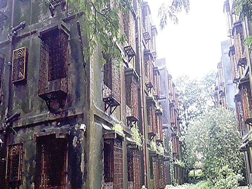 The appearance of the ruins came to the dilapidated buildings of MTNL in Kalamboli | कळंबोलीमधील एमटीएनएलच्या पडीक इमारतींना आले खंडराचे स्वरूप