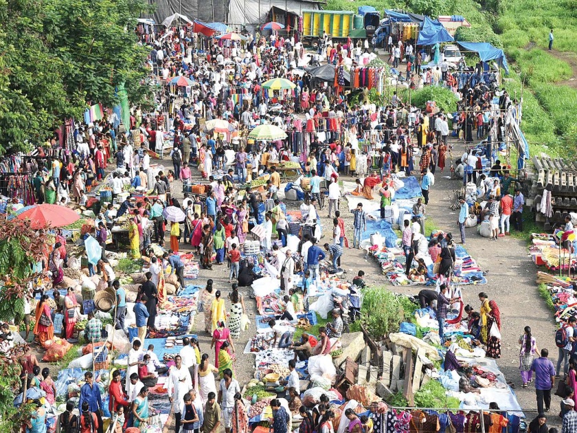 Baidya Weekly Bazaar in Panvel; | पनवेलमध्ये बेकायदा आठवडी बाजार; कोट्यवधींची वसुली