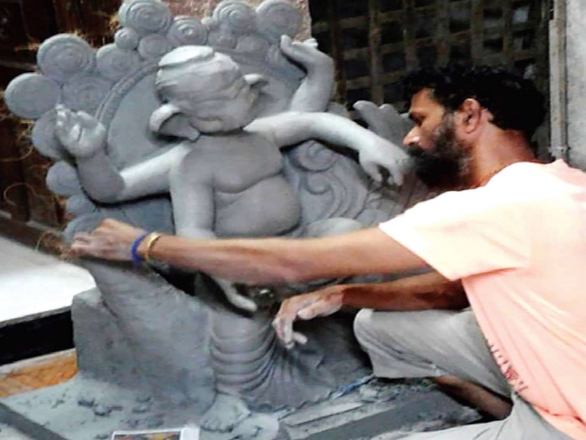 The longevity of Ganesh sculptors | गणेश मूर्तिकारांची लगबग; बाप्पाच्या आगमनाचे वेध