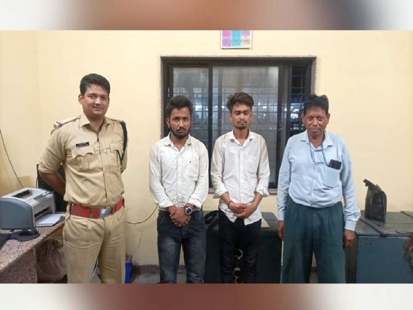 Two fake TCs jailed in Bhusawal section of Central Railway | मध्य रेल्वे भुसावळ विभागात दोन बनावट टीसी जेरबंद, रेल्वे सुरक्षा दलाची कारवाई