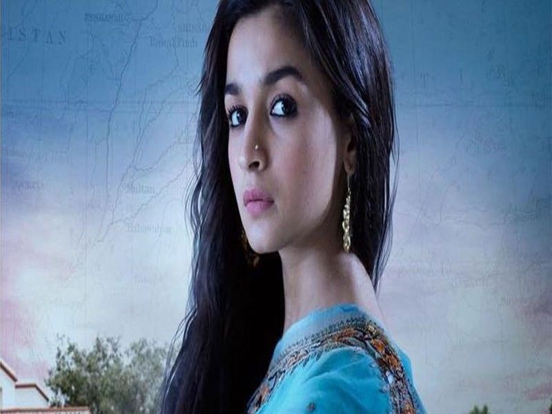 Raazi Trailer: Trailer of Alia Bhatt and Vicky Kaushal’s Raazi released | Raazi Trailer : '...तुम हिंदुस्थान की आँख और कान बनके पाकिस्तान मे रहो', राझी सिनेमाचा ट्रेलर रिलीज