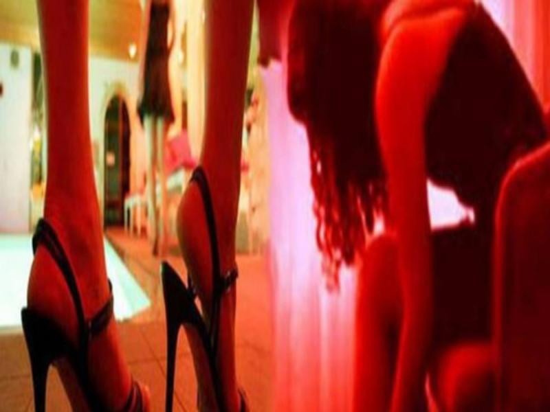 Four prostitutes released in Baner; raids on spa centre at 3 places in the city | बाणेरमध्ये वेश्या व्यवसायातील चार महिलांची सुटका; शहरात ३ ठिकाणी स्पावर छापे
