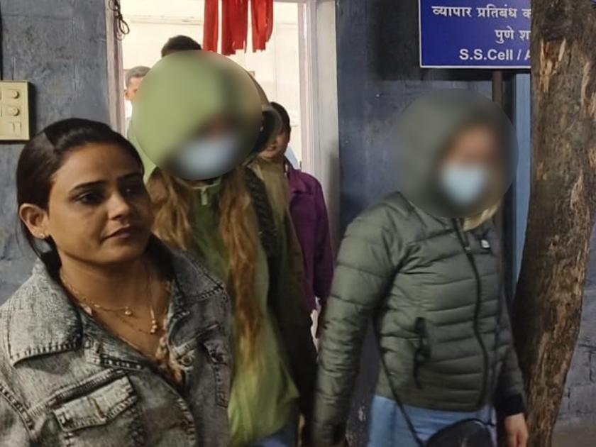 Online sex racket busted in Pune; 2 Russian models and a Rajasthani actress freed | पुण्यात ऑनलाइन सेक्स रॅकेटचा पर्दाफाश; राजस्थानी अभिनेत्रीसह २ रशियन तरुणी रंगेहाथ जाळ्यात