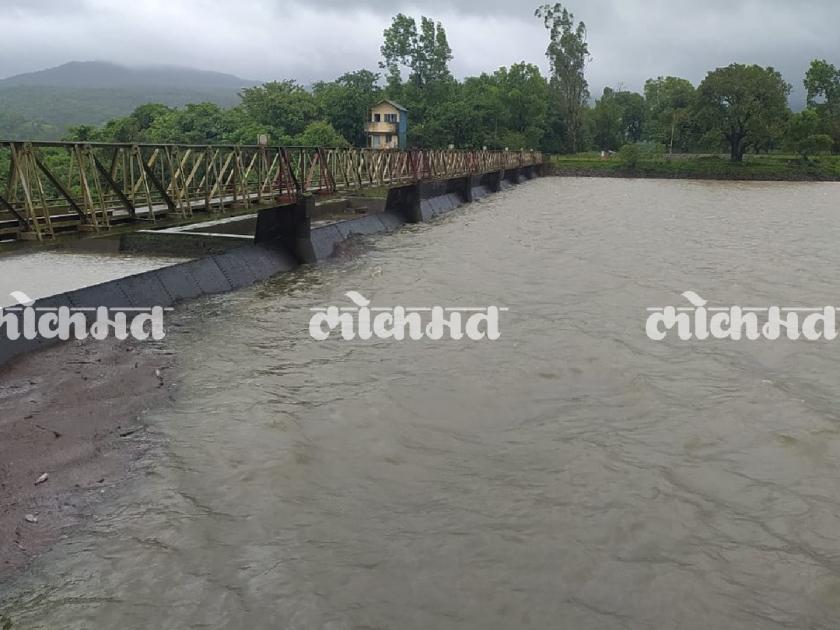 Incessant rain in Radhanagari dam area, possibility of opening of automatic gates | Kolhapur: राधानगरी धरण क्षेत्रात पावसाची संततधार, स्वयंचलित दरवाजे उघडण्याची शक्यता