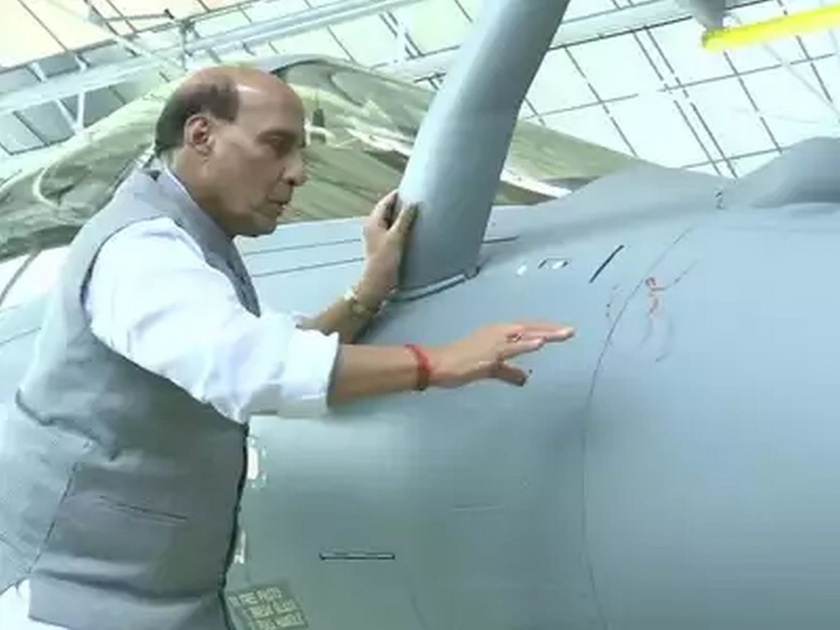 defence minister rajnath singh in france to take first rafale jet | भारताला मिळालं पहिलं राफेल विमान; काही वेळातच राजनाथ सिंह घेणार उड्डाण