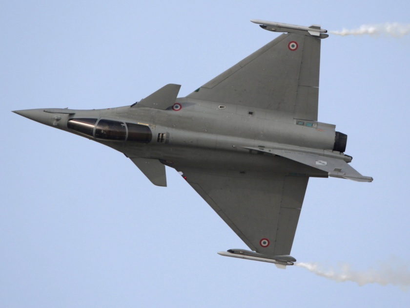 Modi Government saved 12,600 crores in the purchase of Rafael Fighter jets | रफाएल फायटर जेट विमानांच्या खरेदीत मोदी सरकारने वाचवले 12,600 कोटी
