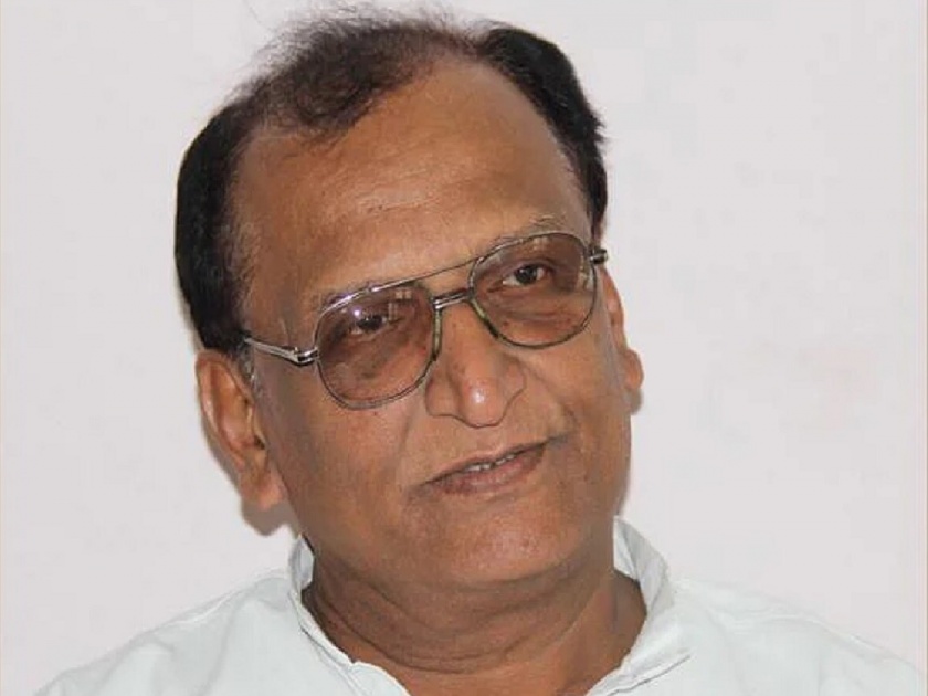 Raghunath Patil, the leader of the Farmers' Association, filed his nomination form from Hatkanangle Lok Sabha Constituency | हातकणंगलेत पंचरंगी, रघुनाथ पाटील यांनी दाखल केला उमेदवारी अर्ज