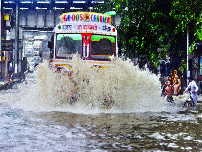 heavy Rain In Mumbai | पहिल्याच पावसाने मुंबई तुंबली