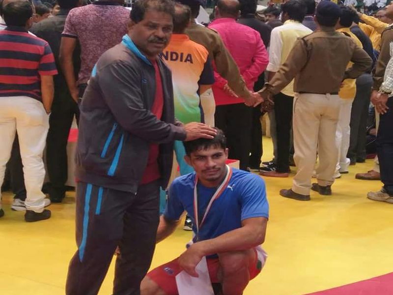 National wrestling championship: Rahul Aware, Uttrish Kale are gold | राष्ट्रीय कुस्ती स्पर्धा : राहुल आवारे, उत्कर्ष काळे यांना सुवर्ण