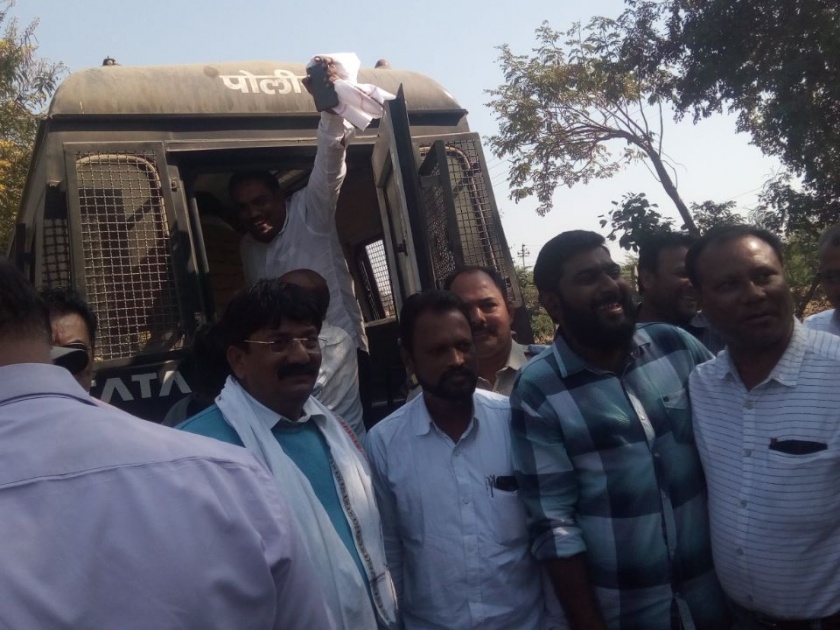 Buldhana District: MLA, Rahul Bondre, Malkapur municipal president arrested for arson of Mahavitaran offices | बुलडाणा जिल्हा: महावितरण कार्यालयांची जाळपोळ प्रकरणी आमदार राहुल बोंद्रे, मलकापूर नगराध्यक्षांना अटक
