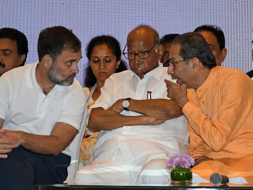 Shiv Sena criticized Uddhav Thackeray over Rahul Gandhi's sabha at Shivaji park | ...म्हणजे बाळासाहेबांच्या विचारांना मूठमाती; शिवसेनेचा उद्धव ठाकरेंवर निशाणा