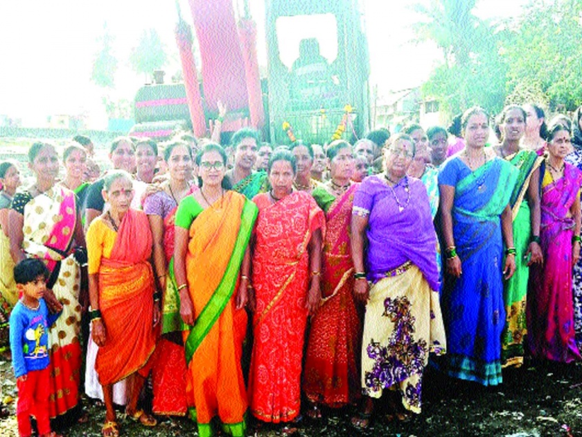 With the help of honest support, 181 women of the village of Badavav decreased their labor | प्रामाणिक हेतूला गवसले सहकार्याचे हात , वढाव गावच्या १८१ महिलांचे श्रम झाले कमी
