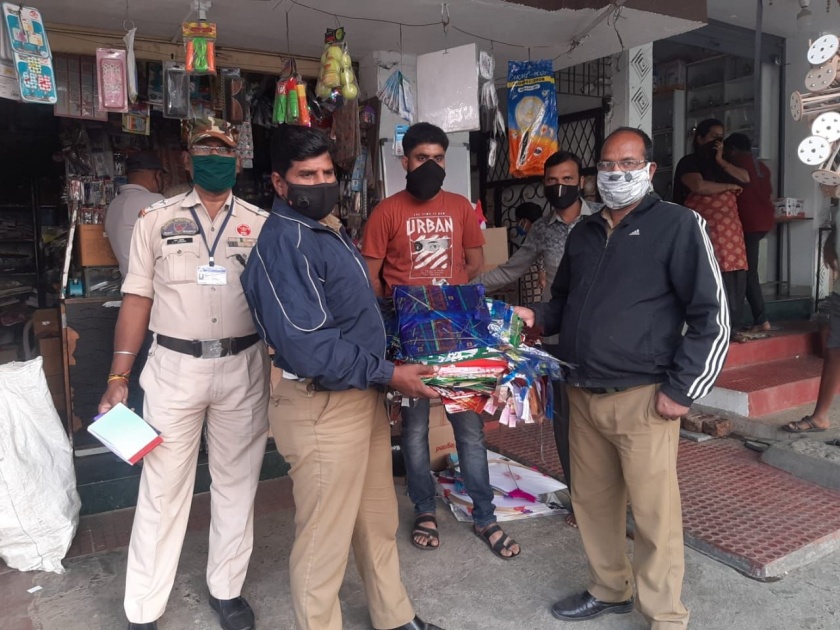 Action against plastic kite, nylon manza seller in Nagpur | नागपुरात प्लास्टिक पतंग, नॉयलॉन मांजा विक्रेत्यावर कारवाई