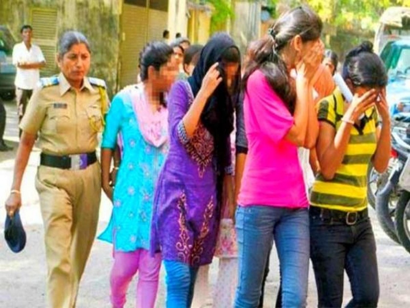Displaced women rescued; Police raid in South Mumbai till dawn | देहविक्री करणाऱ्या महिलांची सुटका; दक्षिण मुंबईत पोलिसांची पहाटेपर्यंत छापेमारी