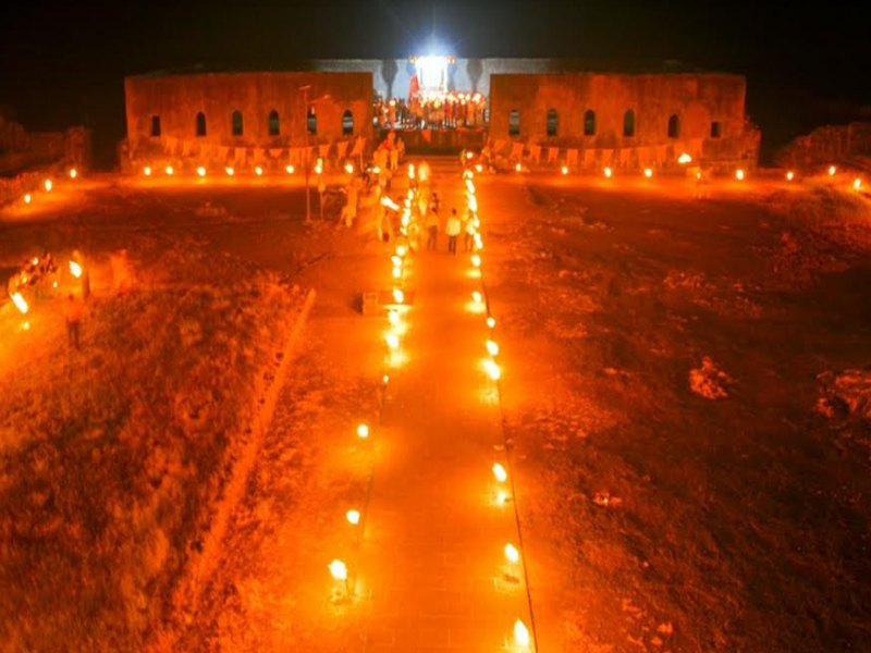 345 Kingdoms of Swarajya will be lit in the light of the brightness of the fort | ३४५ मशालींच्या उजेडात उजळणार स्वराज्याची राजधानी किल्ले रायगड