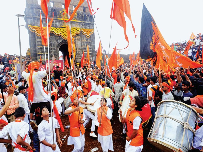Shiva Bhakti floods in Raigad; Celebrate Shivrajyabhishek's Day Ceremony | रायगडमध्ये शिवभक्तीचा महापूर; शिवराज्याभिषेक दिन सोहळा उत्साहात