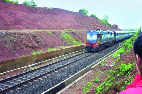 Bandra-Mangalore railway service via Borivli Vasai | बोरिवली वसईमार्गे बांद्रा - मंगळुरू रेल्वेसेवा सुरू