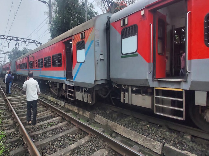 Indore Daund Express crashes on Mumbai Pune route | Indore-Daund Express: इंदौर-दौंड एक्सप्रेसचा मुंबई-पुणे मार्गावर अपघात