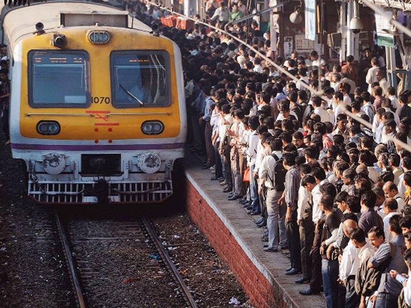 Mumbai Railway Updates: Angry passengers 10 days ultimatum to central railway administration | Mumbai Railway Updates: 'मरे'मुळे रोजच 'लेट मार्क'; संतप्त प्रवाशांनी दिला 'अल्टिमेटम'