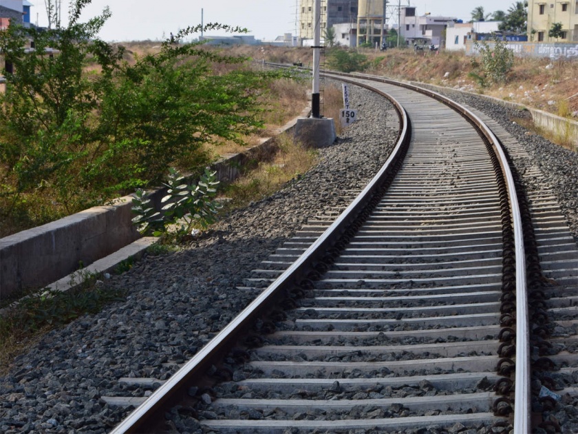 Disappointing! Only 1.45 per cent funds for Marathwada Railways | निराशाजनक ! मराठवाड्याच्या रेल्वेसाठी अवघा १.४५ टक्के निधी
