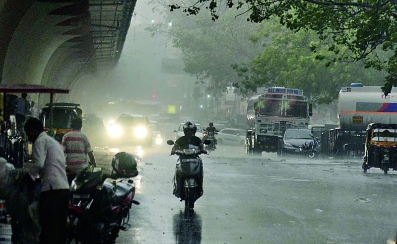Continuous rains continue in Panvel including Navi Mumbai | नवी मुंबईसह पनवेलमध्ये पावसाची संततधार सुरूच