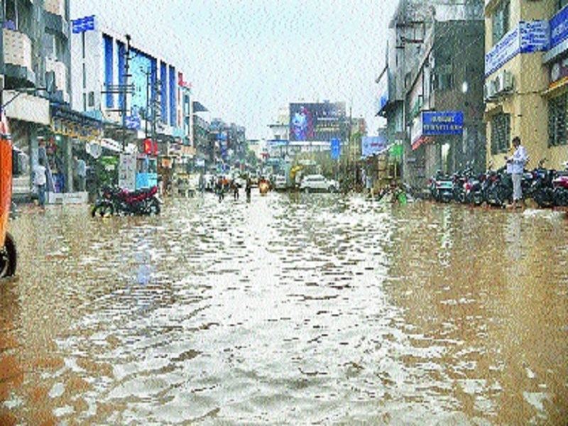 Aurangabad Municipal Corporation's Monsoon Broke Opens | औरंगाबाद मनपाचे मान्सूनपूर्व कामाचे पितळ उघडे 