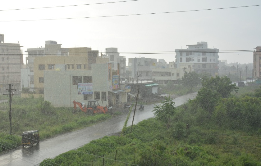 Moderate rain in western Vidarbha | पश्चिम विदर्भात मध्यम स्वरूपाचा पाऊस